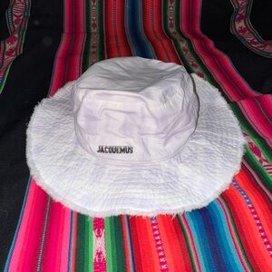 Jacquemus bucket hat lilac white pattern